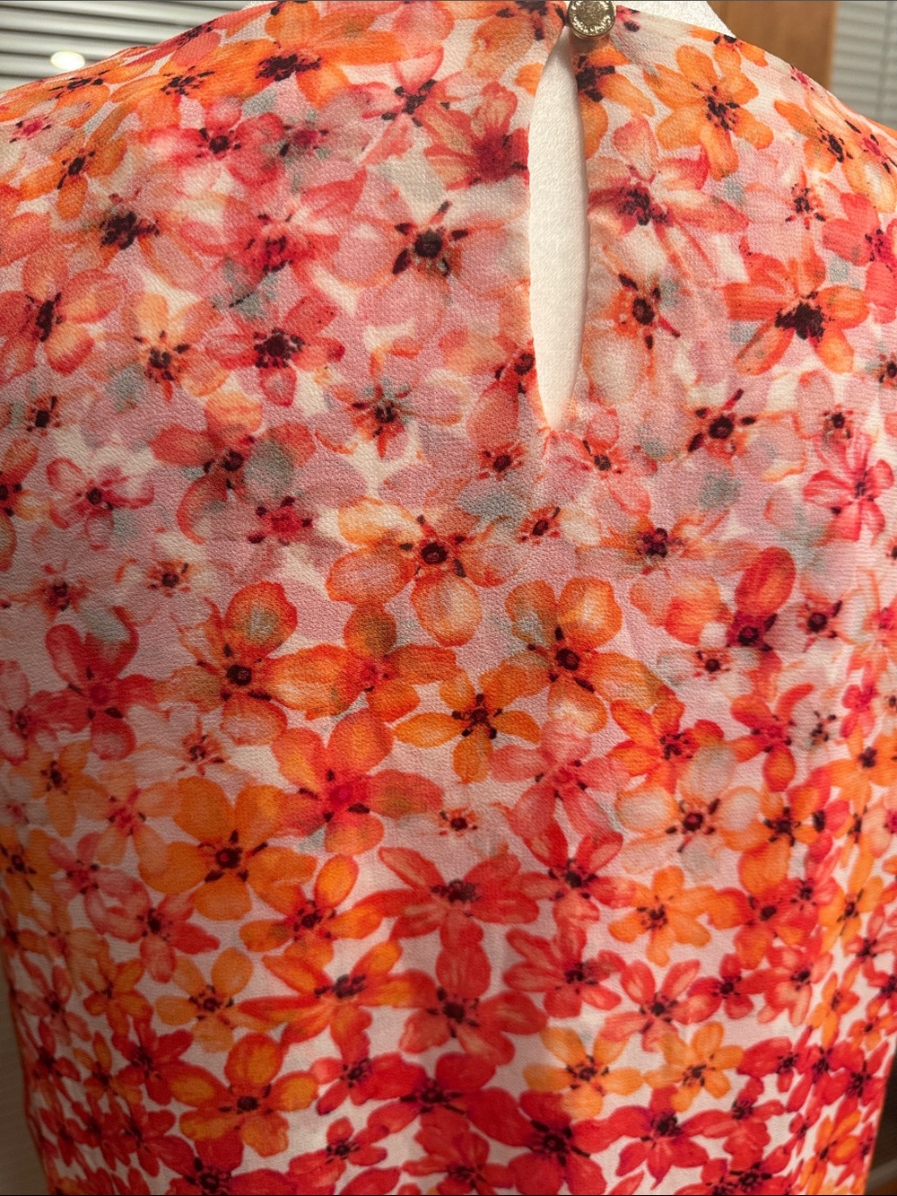 Calvin Klein Sleeveless Floral Tunic Top in Floral Coral & Rose Red Large - Picture 3 of 9